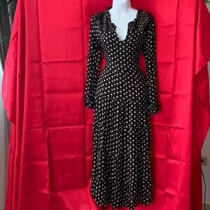 Long sleeves suit, black with small flowers ivory